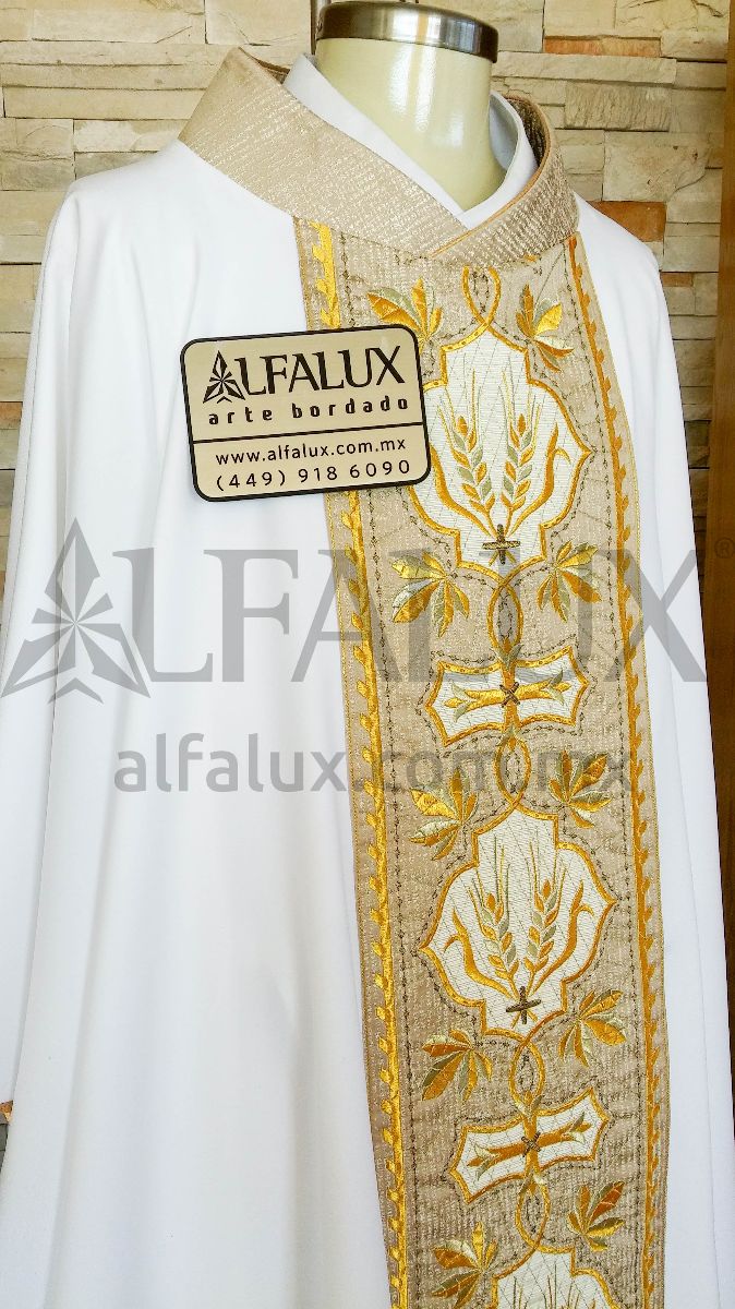 18 CORPUS BLANCO CUELLO BROCADO 1